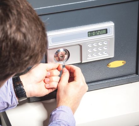 safe-locksmith-service-ottawa